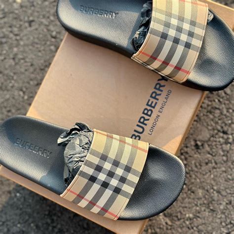 burberry knopen|women's Burberry slides.